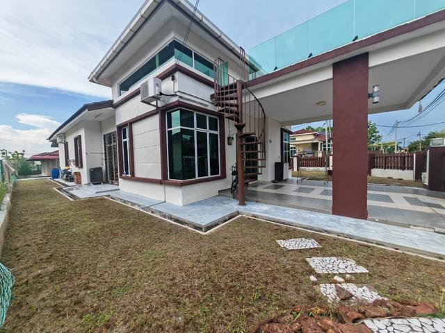 Bungalow for sale in Durian Tunggal, Malaka