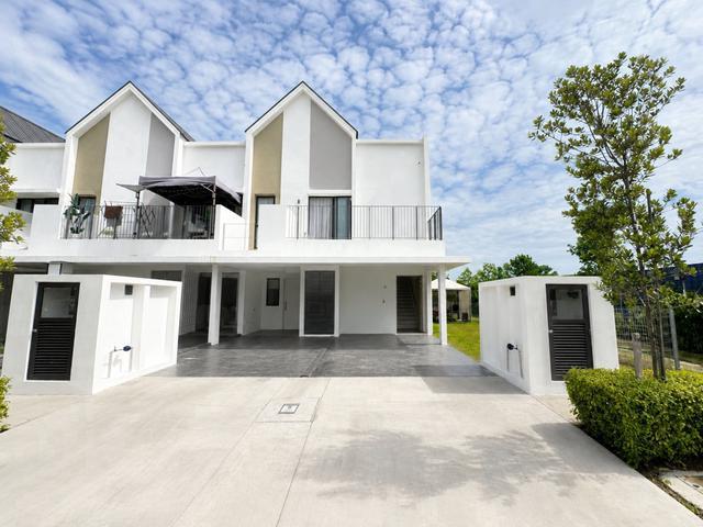 Townhouse for rent in Tanjong Sepat, Selangor