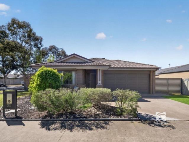 House for sale in Shannon Waters Estate, Bairnsdale