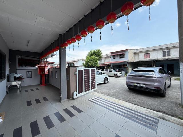 Terraced House for sale in Malaka
