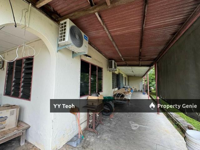 Terraced House for sale in Malaka