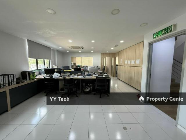 Shop for sale in Cheng, Malaka