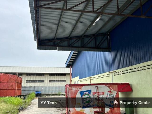 Warehouse for sale in Malaka