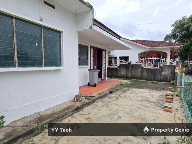Residential House for sale in Malaka