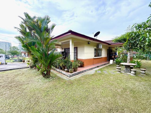 Bungalow for sale in Petaling, Subang Jaya