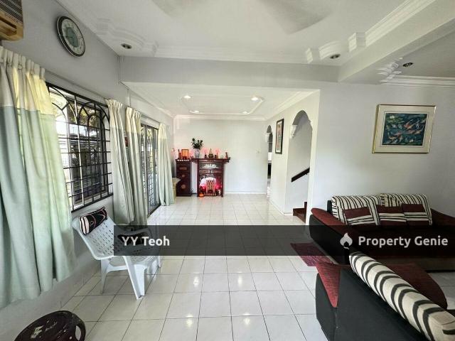 Terraced House for sale in Malaka