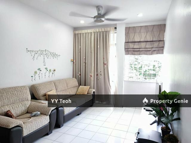 Apartment for sale in Malaka