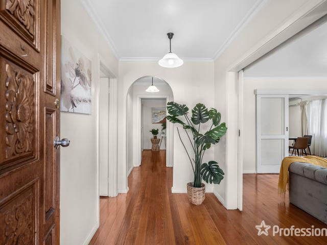 House for sale in Mckinnon