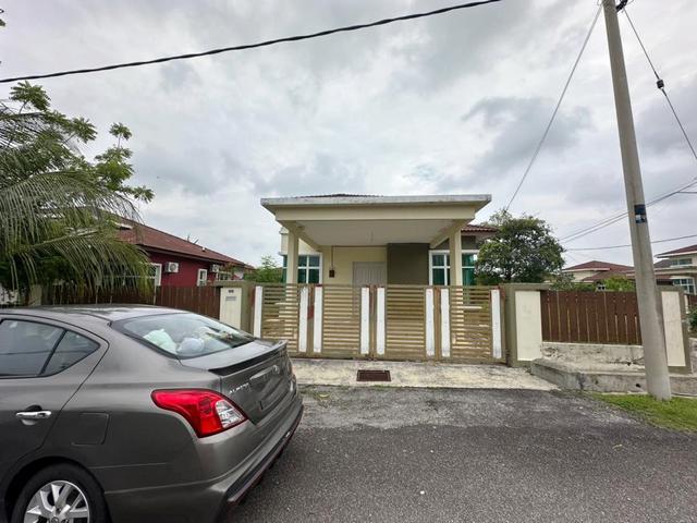 Bungalow for sale in Durian Tunggal, Malaka