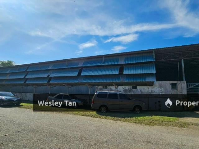 Warehouse for sale in Malaka