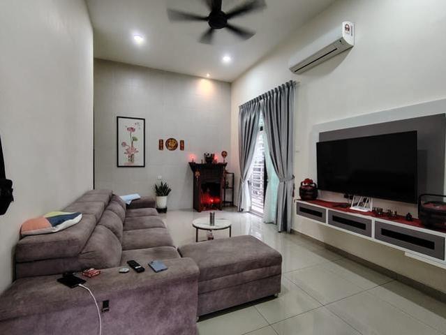 Terraced House for sale in Malaka