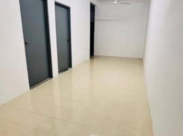 Terraced House for sale in Malaka