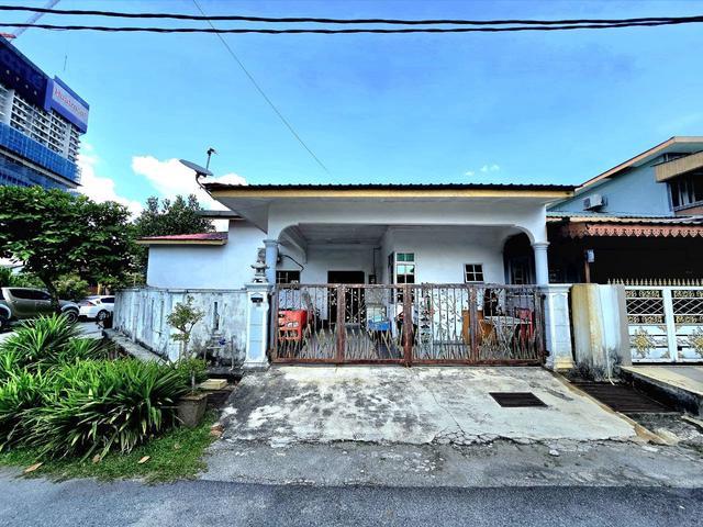 Residential House for sale in Country Heights Damansara, Kuala Lumpur
