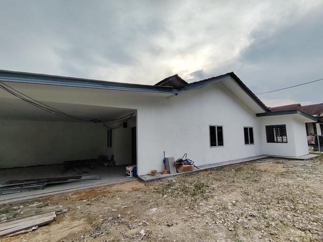 Terraced House for sale in Malaka