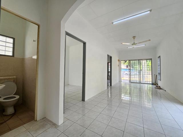 Terraced House for sale in Seri Kembangan, Majlis Bandaraya Subang Jaya