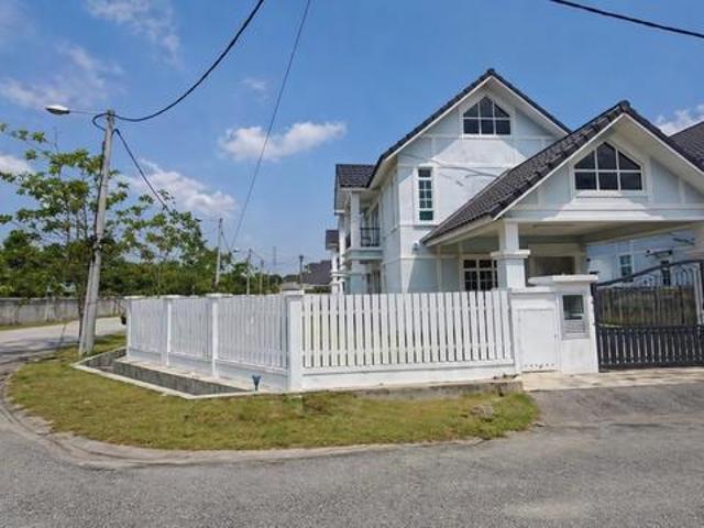 Bungalow for sale in Malaka