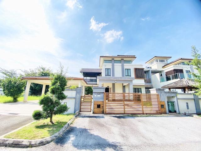 Residential House for sale in Nilai, Negeri Sembilan