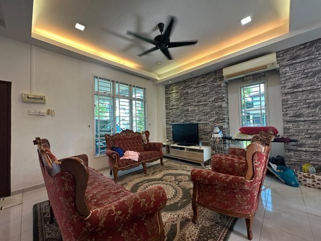 Terraced House for sale in Malaka