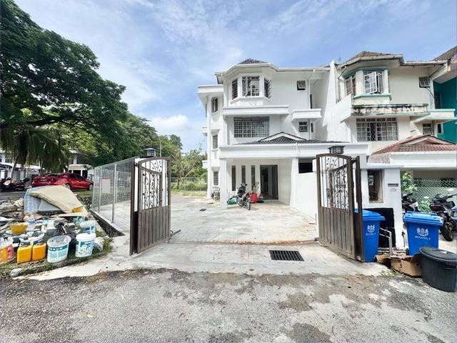 Townhouse for sale in Petaling, Alam Impian