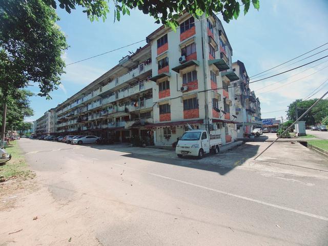 Flat for sale in Malaka