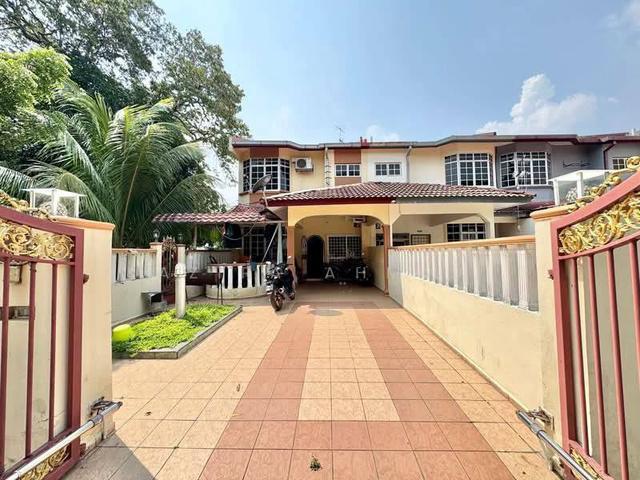 Terraced House for sale in Tanjong Sepat, Selangor
