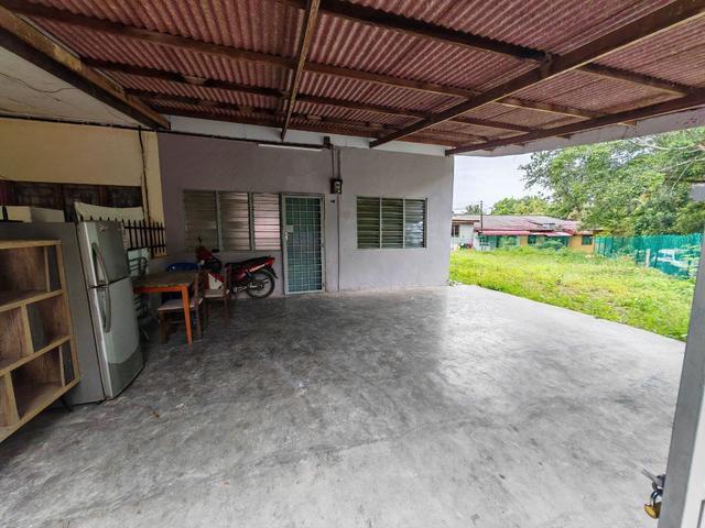 Terraced House for sale in Malaka