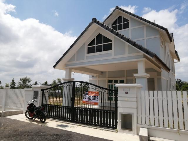 Bungalow for sale in Malaka