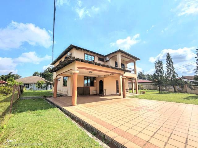 Bungalow for sale in Kuantan, Pahang