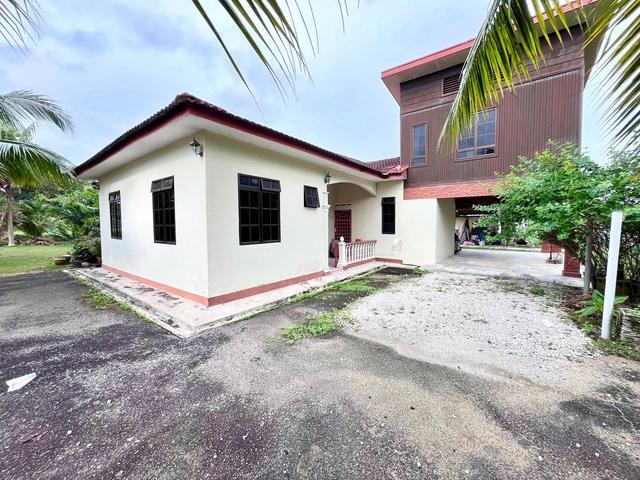 Bungalow for sale in Malaka
