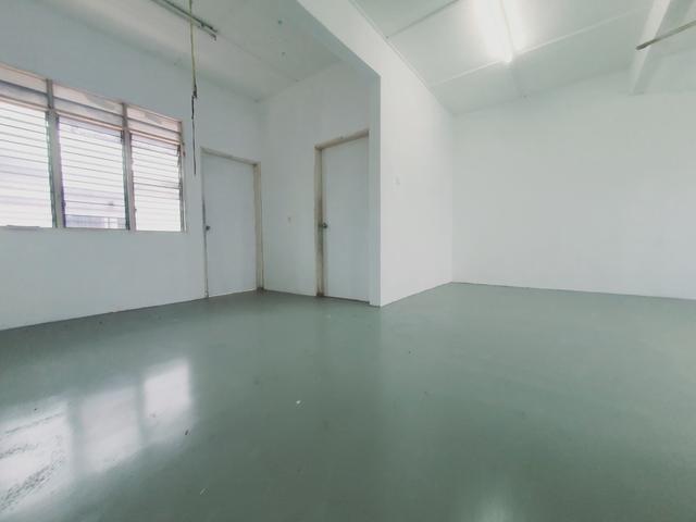 Flat for sale in Malaka