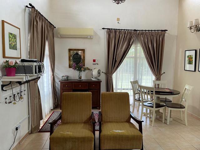 Bungalow for sale in Malaka