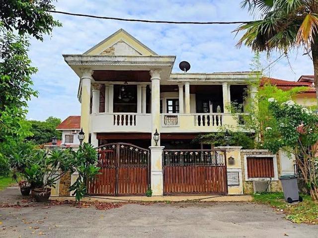 Terraced House for sale in Malaka