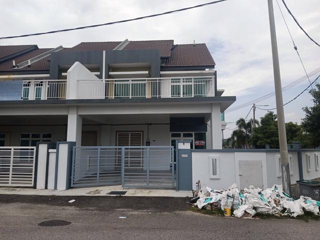 Terraced House for rent in Malaka
