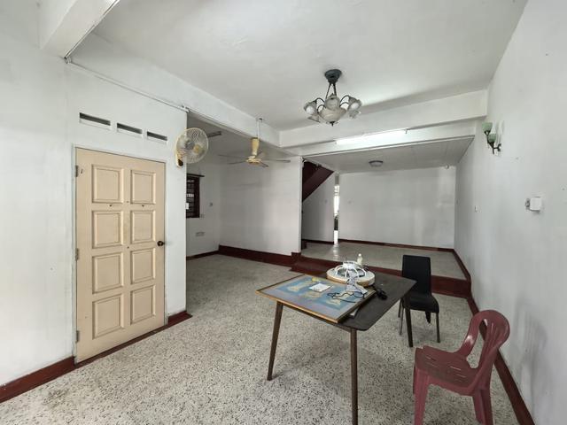 Terraced House for sale in Malaka