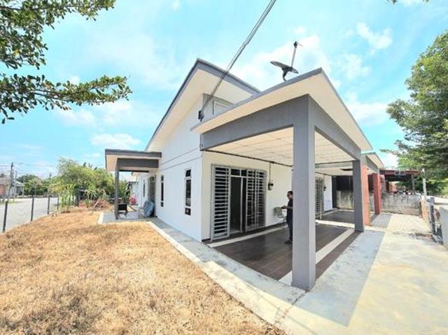 Terraced House for sale in Malaka