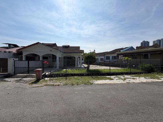 Terraced House for sale in Country Heights Damansara, Kuala Lumpur