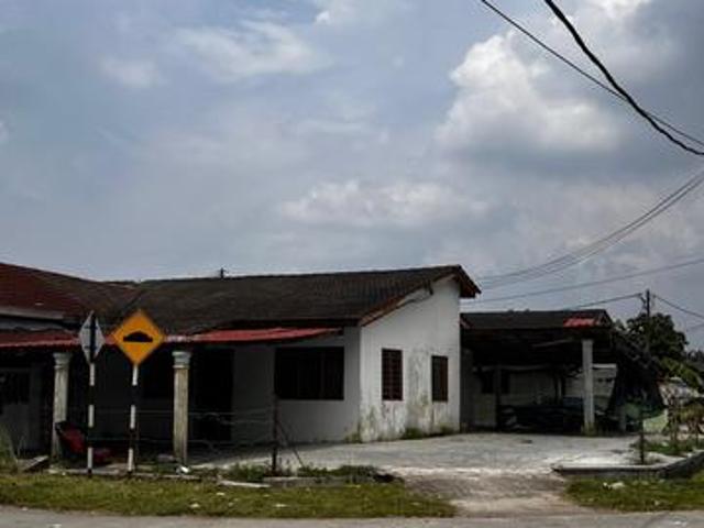 Terraced House for sale in Kuala Selangor, Selangor