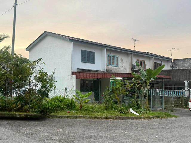 Terraced House for sale in Malaka