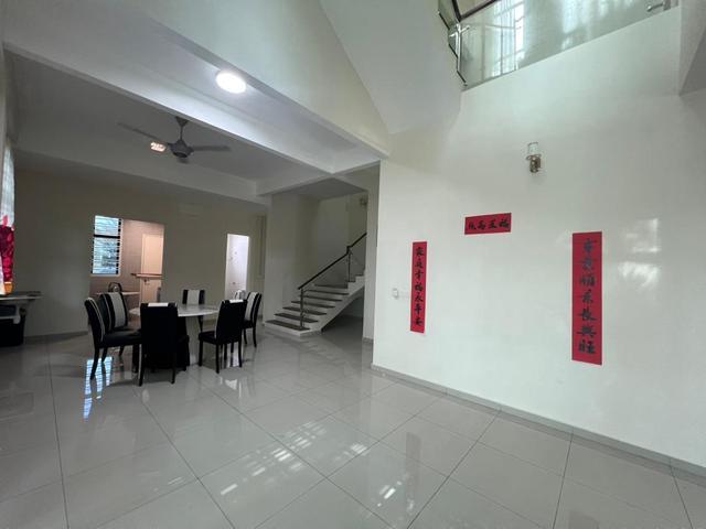 Terraced House for sale in Malaka