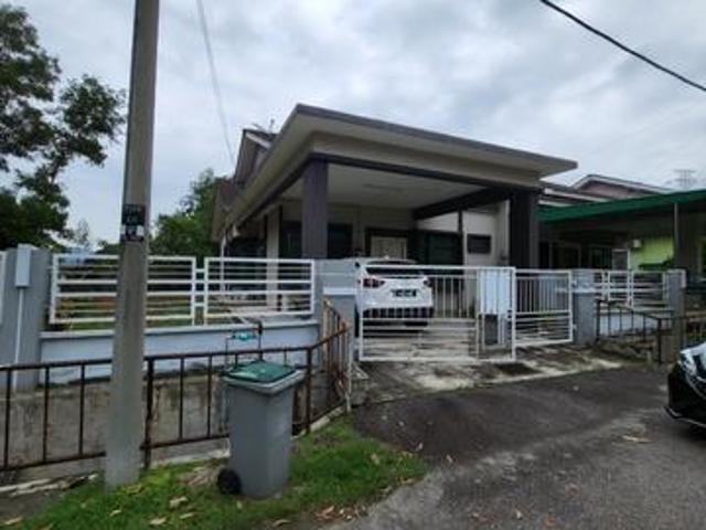 Residential House for sale in Malaka