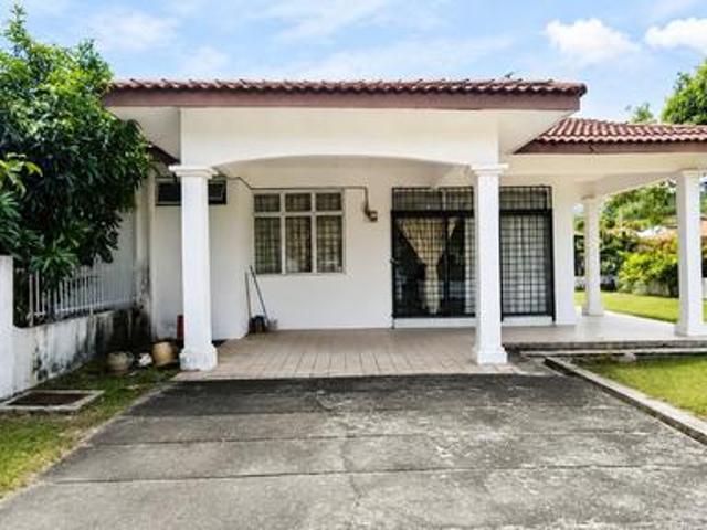 Residential House for sale in Tanjong Sepat, Selangor