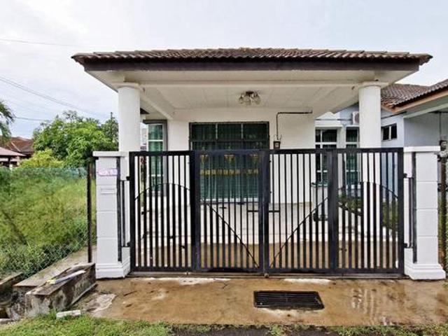 Residential House for sale in Malaka