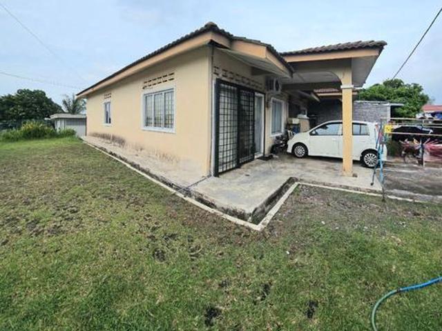 Terraced House for sale in Malaka