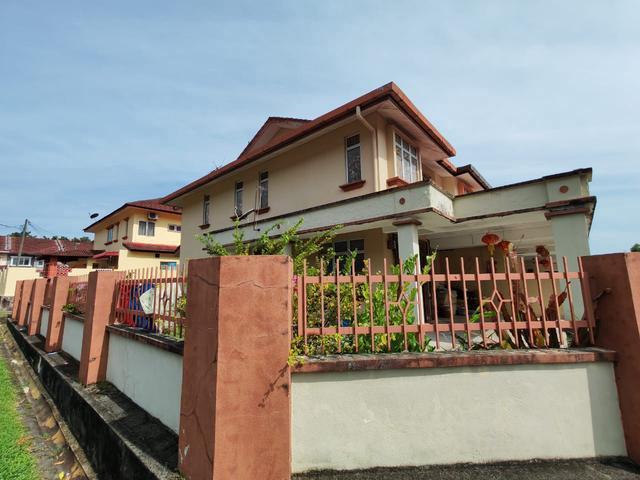 Terraced House for sale in Malaka