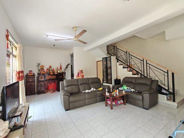 Terraced House for sale in Malaka