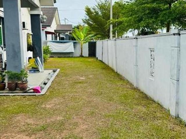 Terraced House for sale in Malaka