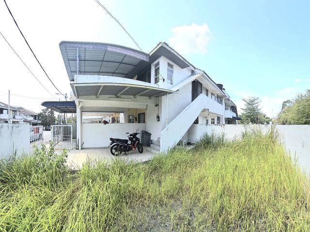 Townhouse for sale in Malaka