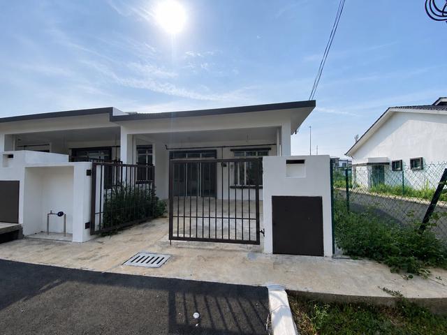 Terraced House for sale in Tanjong Sepat, Selangor
