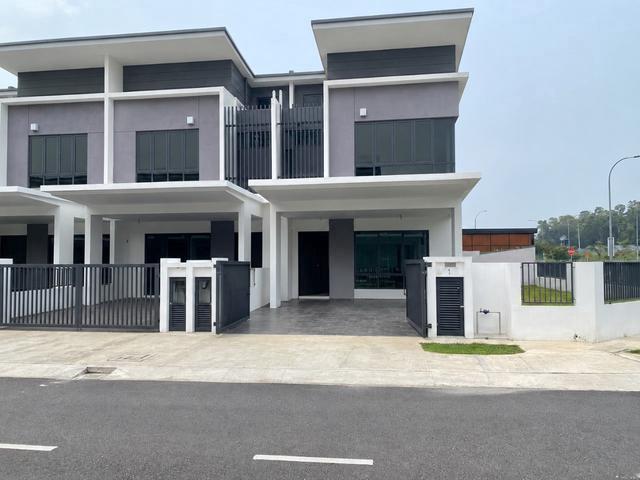 Terraced House for sale in Seksyen 35, Shah Alam