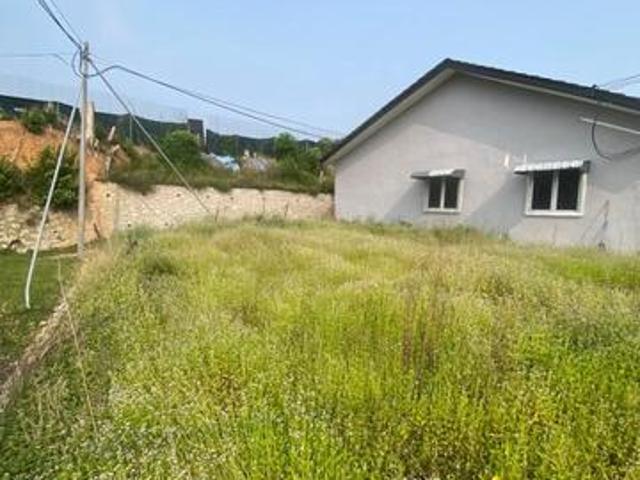 House for sale in Malaka